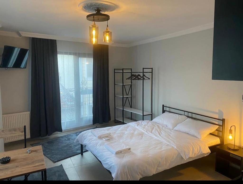 Apartment Street Suites *